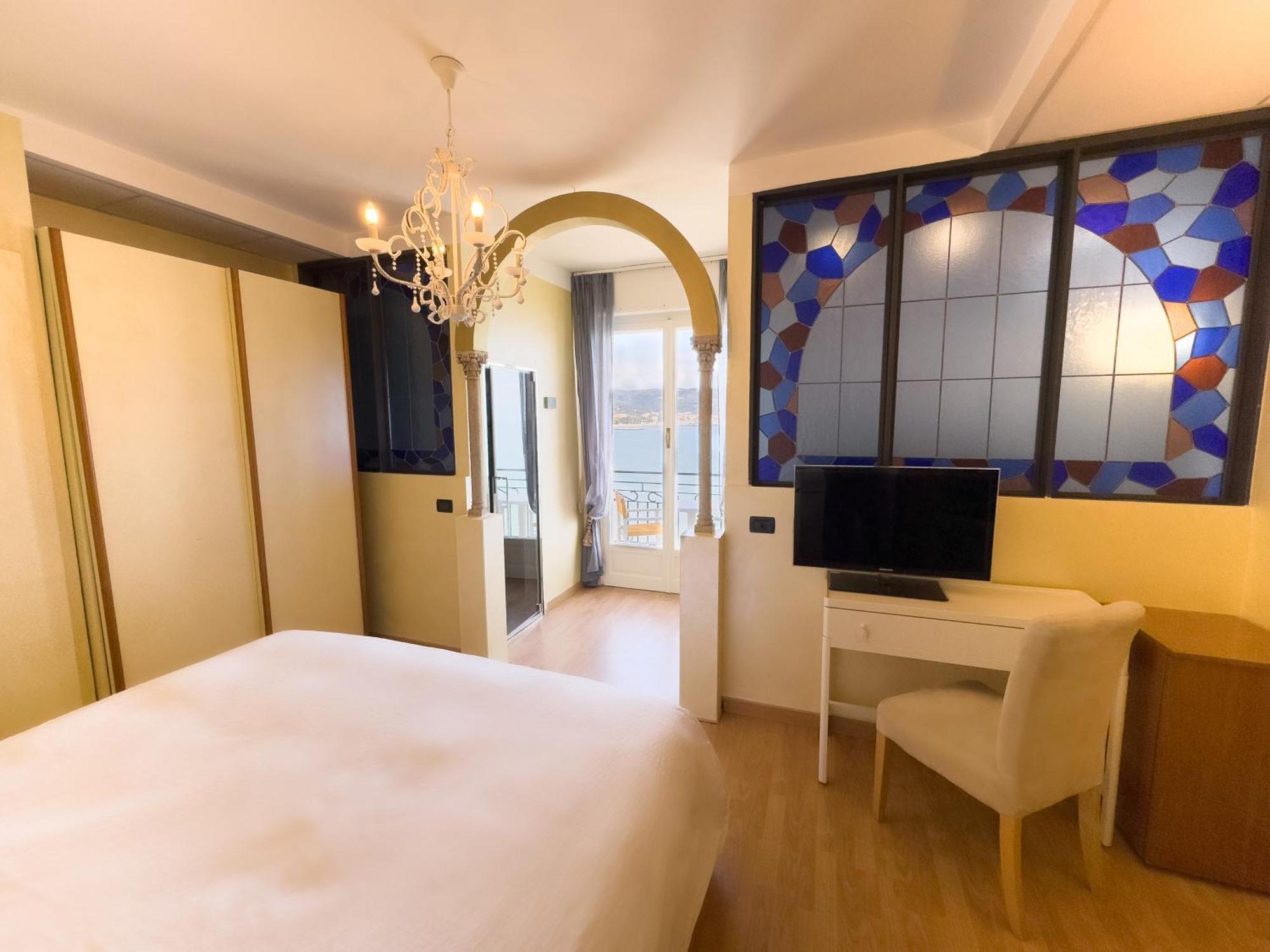Jasmin Charme Hotel Diano Marina Exterior foto
