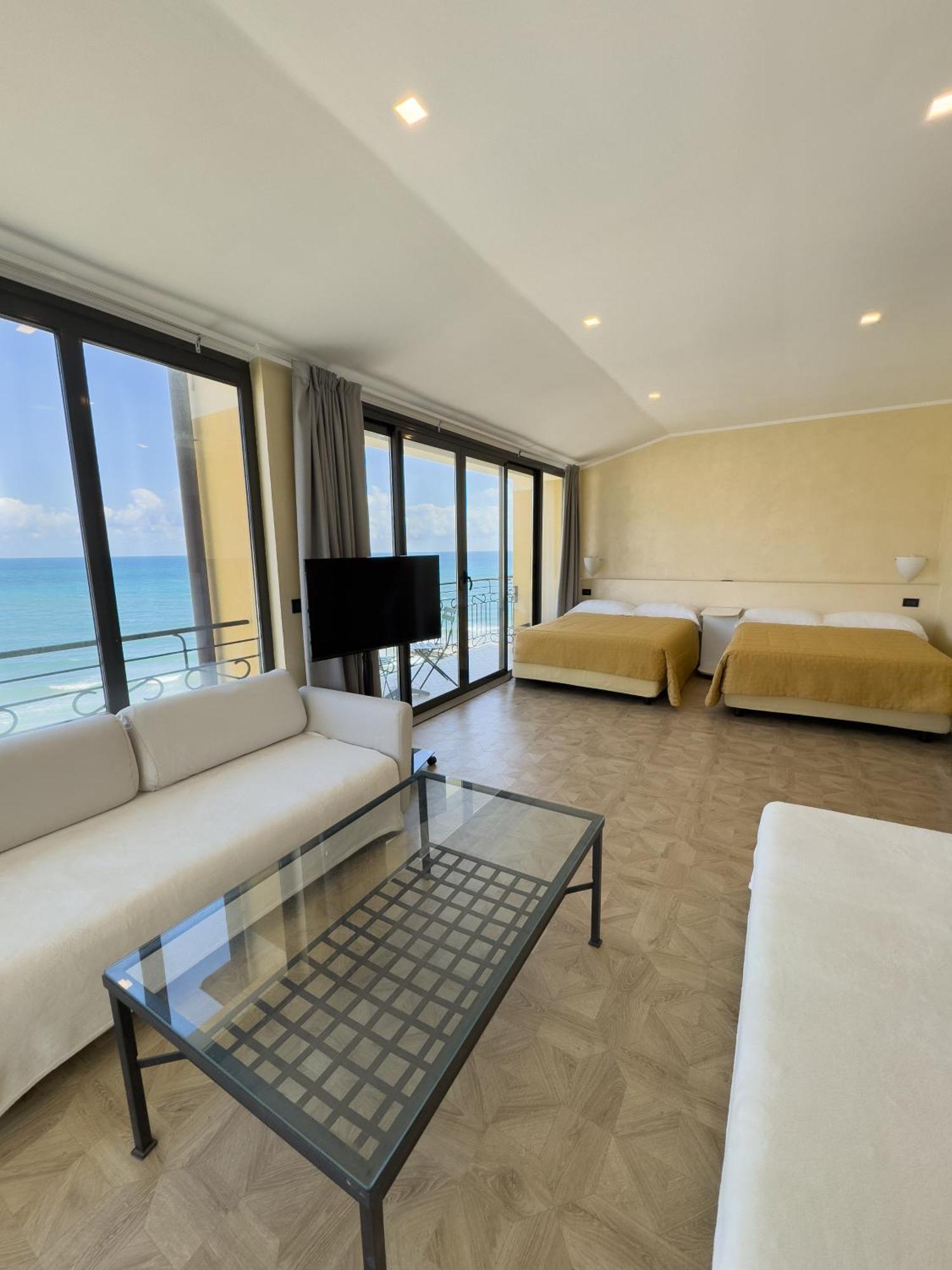 Jasmin Charme Hotel Diano Marina Exterior foto