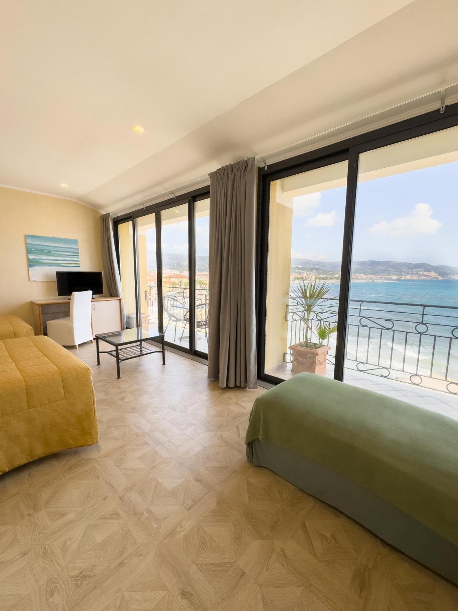 Jasmin Charme Hotel Diano Marina Exterior foto