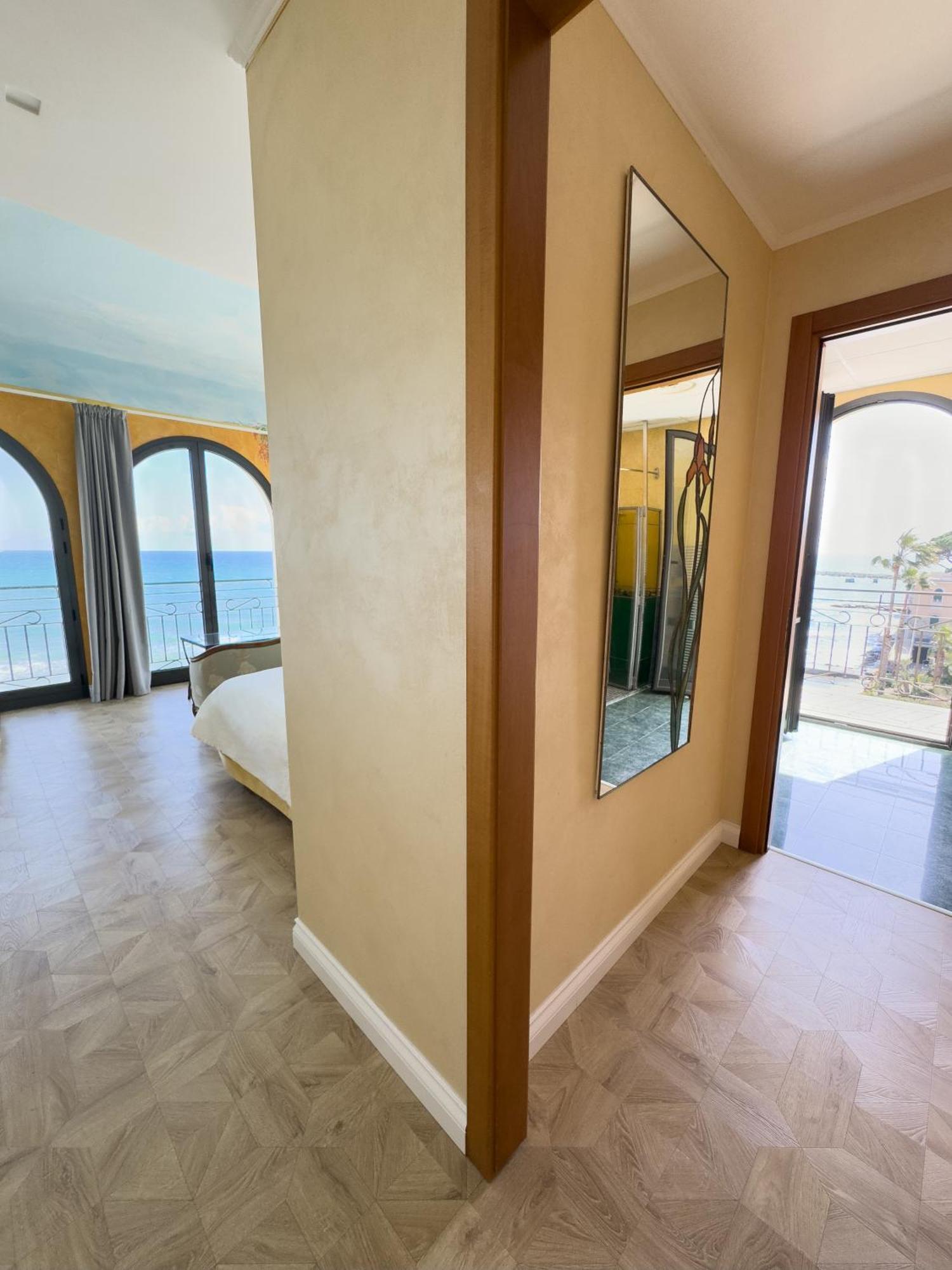 Jasmin Charme Hotel Diano Marina Exterior foto